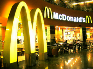 Второго "Макдоналдса" в Пскове пока не будет